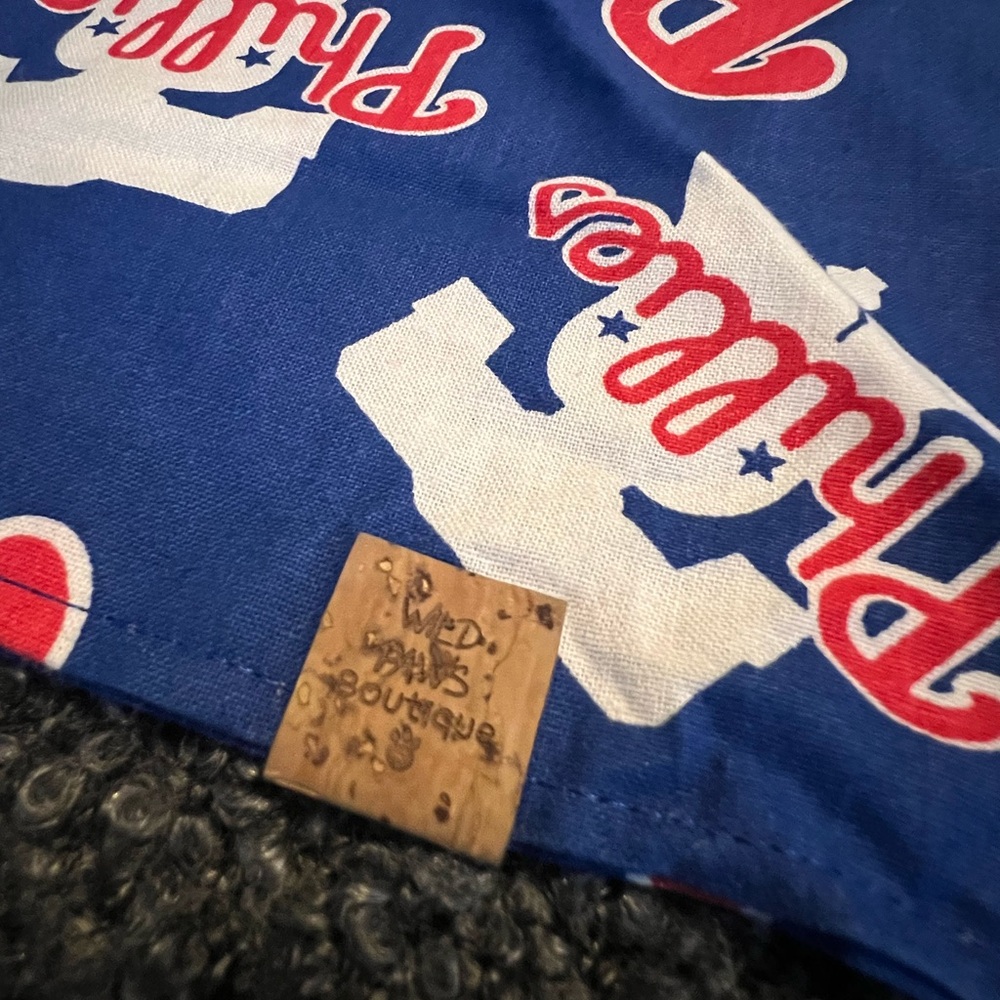 Wild Paws Boutique Phillies pet bandanna - Picture 2 of 5